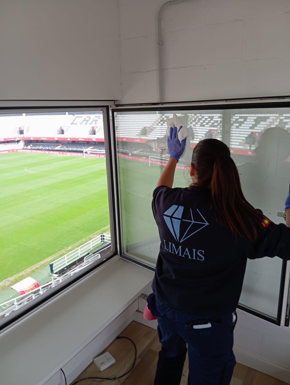 Limpieza Estadio Cartagonova 29/11/2024</p>
<p>Partido España - Corea del Sur de la Selección Femenina de Fútbol</p>
<p>Limpieza Estadio Cartagonova España Corea del Sur 29/11/2024